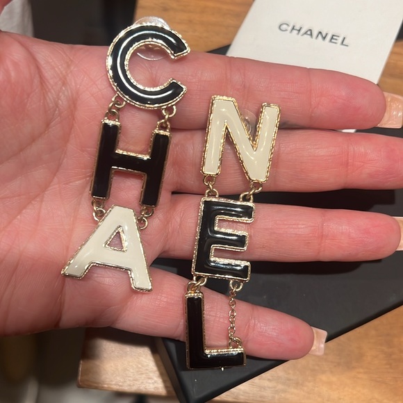 Auth. Chanel CHA NEL Earrings ICONIC - Picture 12 of 12